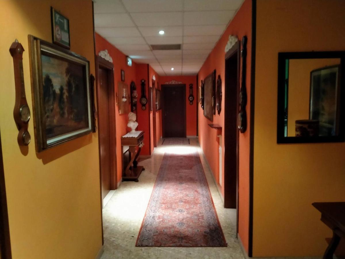 Hotel San Carlo Санта-Кроче-суль-Арно Экстерьер фото