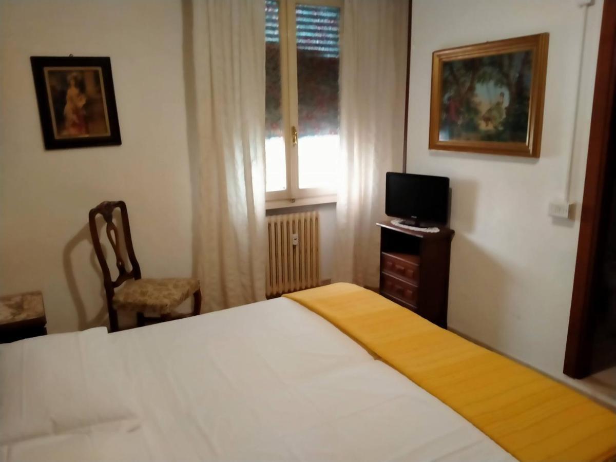 Hotel San Carlo Санта-Кроче-суль-Арно Экстерьер фото